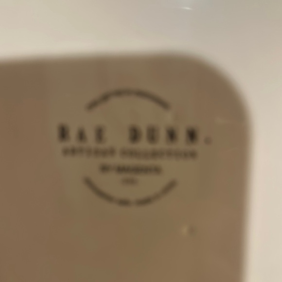 Rae Dunn set of 2 Cream ‘BELIEVE’ Dinnerware Plates for collectors or as a gift - Picture 6 of 9